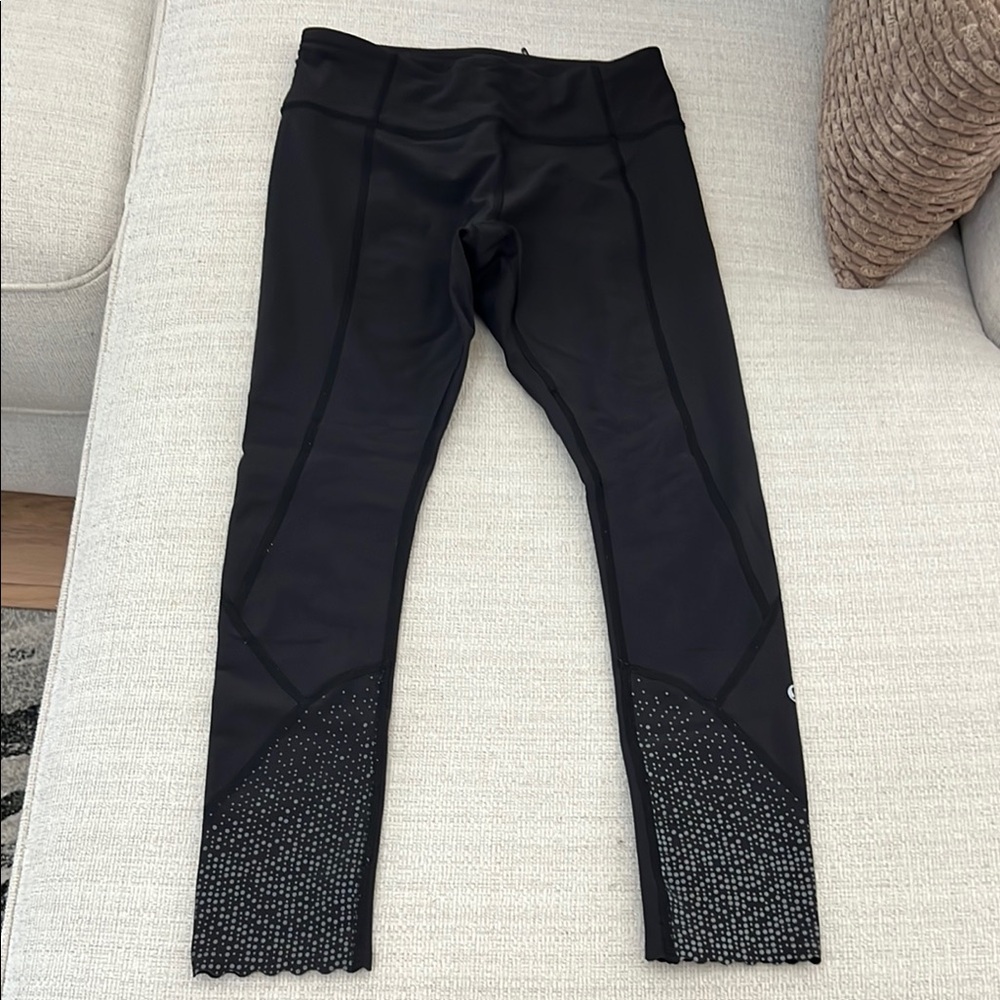 Lululemon Black Leggings in Size 6